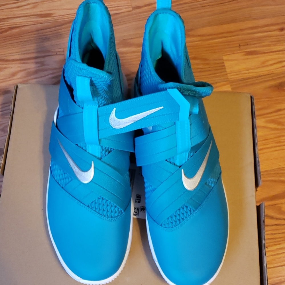 Basketball Shoe